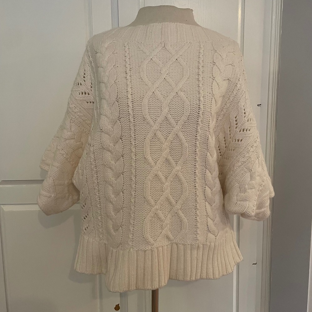 Express Cream Cable Knit Chunky‎ Sweater Women's Large Cotton/wool/angora blend